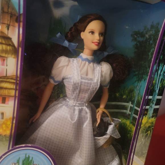 Dorothy Barbie 👠 ✨️ Pink label 🩷 collectors doll - Picture 2 of 10